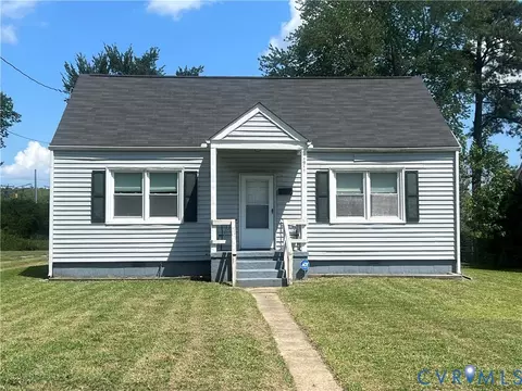 1911 Oakland St, Petersburg, VA 23805
