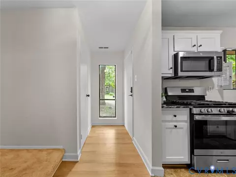 Entry Way - 11781 N Briar Patch Dr, Midlothian, VA 23113 photo 3 of 5