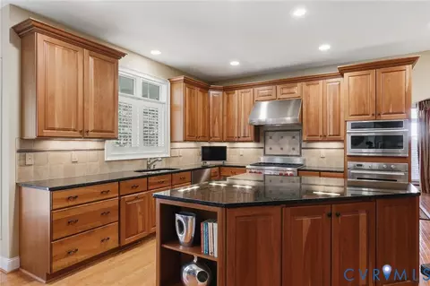 Kitchen - 3012 Hedgeway Pl, Midlothian, VA 23113 photo 3 of 6