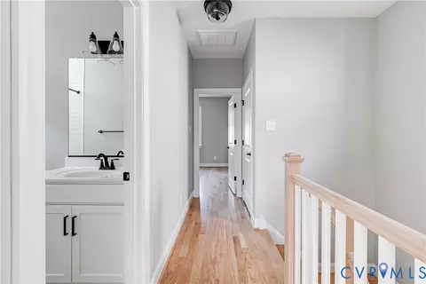Entry Way - 312 E 33rd St, Richmond, VA 23224 photo 2 of 2