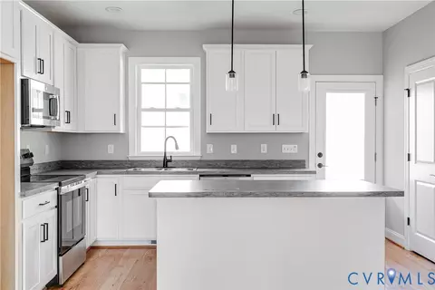 Kitchen - 312 E 33rd St, Richmond, VA 23224 photo 2 of 4