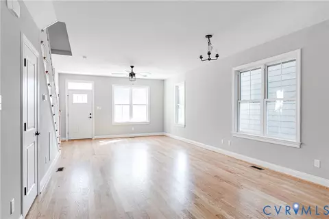 Living - 312 E 33rd St, Richmond, VA 23224 photo 4 of 5
