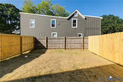 Exterior - 312 E 33rd St, Richmond, VA 23224 photo 5 of 7