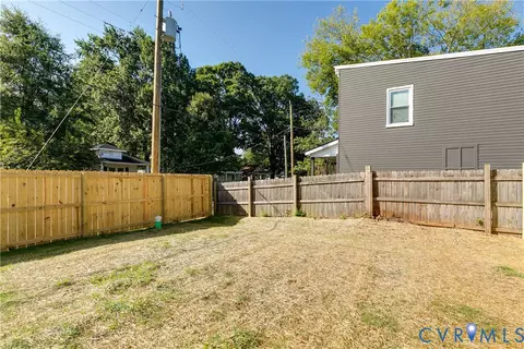 Exterior - 314 E 33rd St, Richmond, VA 23224 photo 5 of 6