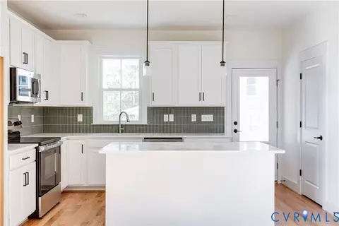 Kitchen - 314 E 33rd St, Richmond, VA 23224 photo 2 of 4