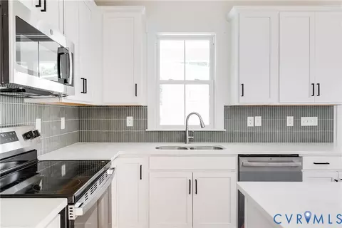 Kitchen - 314 E 33rd St, Richmond, VA 23224 photo 3 of 4