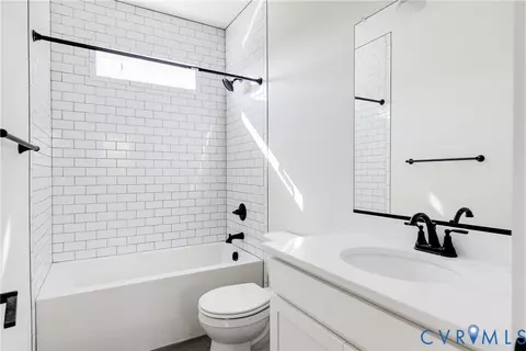 Bath - 314 E 33rd St, Richmond, VA 23224 photo 4 of 5