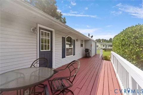 Exterior - 20 Lynns Ln, Wake, VA 23176 photo 3 of 7