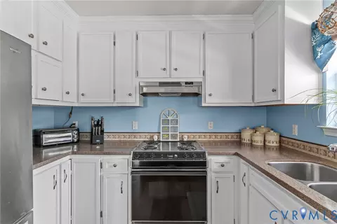 Kitchen - 20 Lynns Ln, Wake, VA 23176 photo 1 of 4