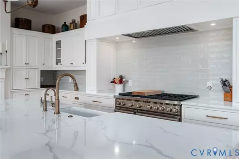 Kitchen - 7298 Ditchley Pl, Gloucester, VA 23061 photo 2 of 6