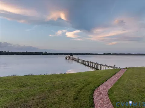 View/Area - 7298 Ditchley Pl, Gloucester, VA 23061 photo 3 of 11