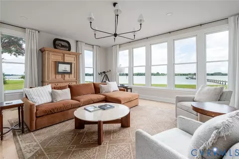 Living - 7298 Ditchley Pl, Gloucester, VA 23061 photo 2 of 3