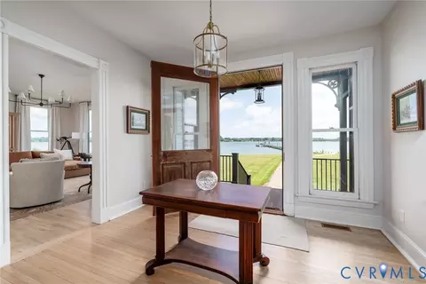 Entry Way - 7298 Ditchley Pl, Gloucester, VA 23061 photo 1 of 12