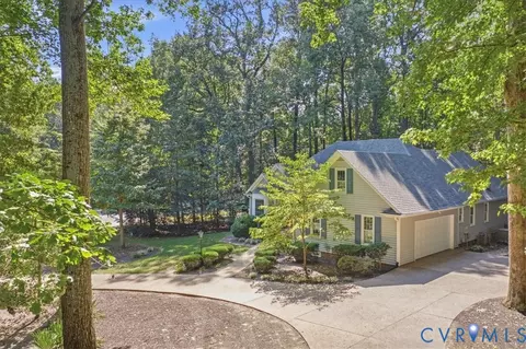 5801 Harbour Hill Pl, Midlothian, VA 23112