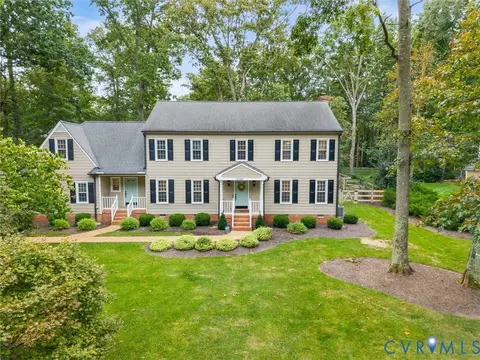 Exterior - 2361 Edgeview Ln, Midlothian, VA 23113 photo 3 of 23