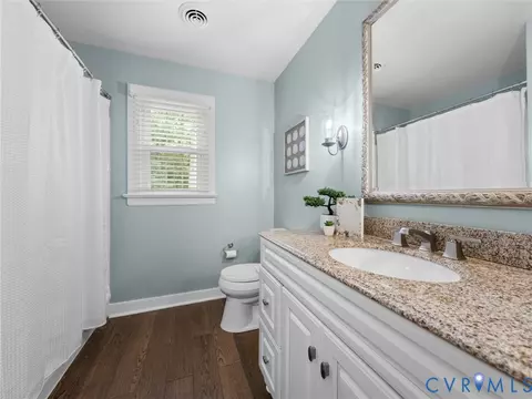 Bath - 2361 Edgeview Ln, Midlothian, VA 23113 photo 2 of 6