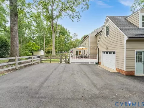 Exterior - 2361 Edgeview Ln, Midlothian, VA 23113 photo 21 of 23