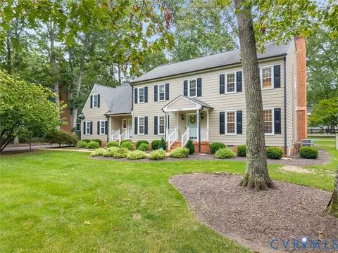 Exterior - 2361 Edgeview Ln, Midlothian, VA 23113 photo 4 of 23