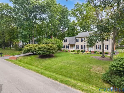 Exterior - 2361 Edgeview Ln, Midlothian, VA 23113 photo 2 of 23