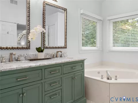 Bath - 2361 Edgeview Ln, Midlothian, VA 23113 photo 5 of 6