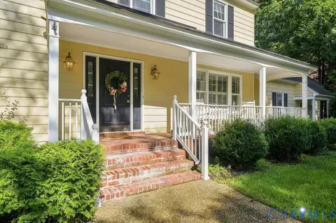 Exterior - 2120 Heathland Dr, Midlothian, VA 23113 photo 5 of 10