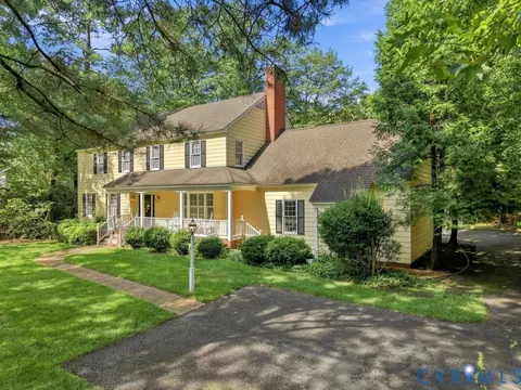 Exterior - 2120 Heathland Dr, Midlothian, VA 23113 photo 4 of 10