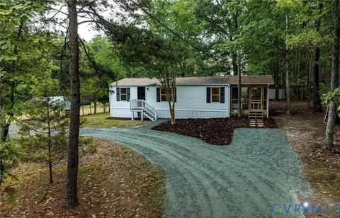 1103 Lasley Ln, Louisa, VA 23093