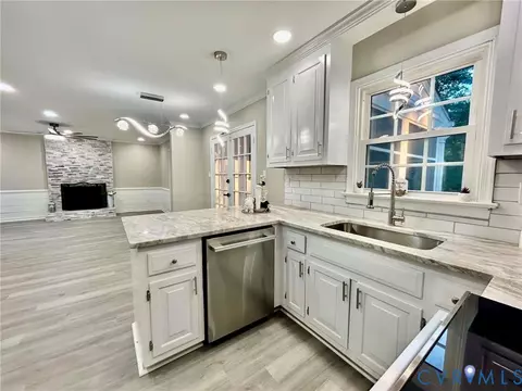 Kitchen - 1841 Featherstone Dr, Midlothian, VA 23113 photo 3 of 6