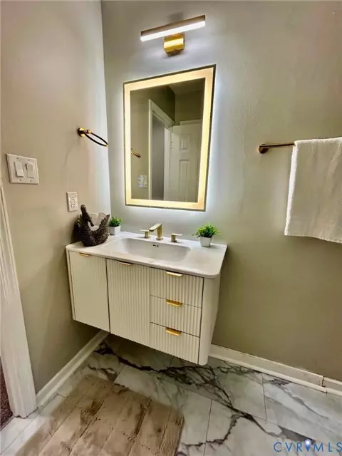 Bath - 1841 Featherstone Dr, Midlothian, VA 23113 photo 5 of 8