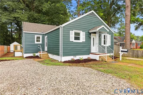 656 Battery Pl, Colonial Heights, VA 23834