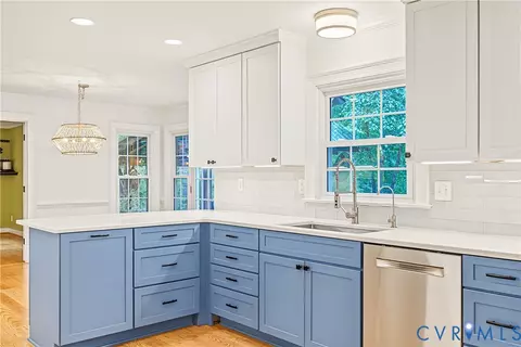 Kitchen - 13619 Solstice Close, Midlothian, VA 23113 photo 6 of 6
