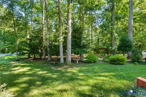 Exterior - 13411 Queensgate Rd, Midlothian, VA 23114 photo 7 of 12