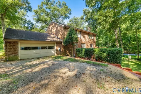 Exterior - 13411 Queensgate Rd, Midlothian, VA 23114 photo 10 of 12
