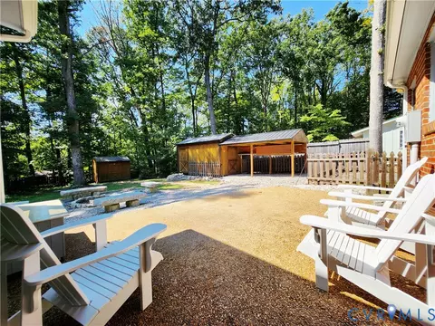 Exterior - 1706 Pulliam St, North Chesterfield, VA 23235 photo 6 of 11