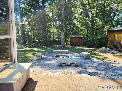 Exterior - 1706 Pulliam St, North Chesterfield, VA 23235 photo 7 of 11