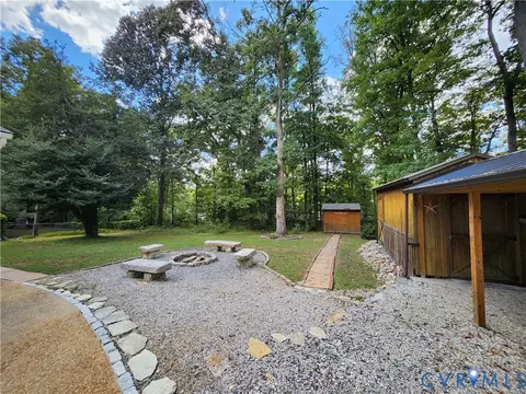 Exterior - 1706 Pulliam St, North Chesterfield, VA 23235 photo 9 of 11