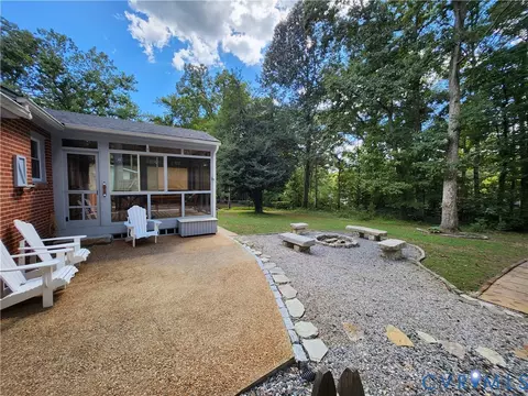 Exterior - 1706 Pulliam St, North Chesterfield, VA 23235 photo 8 of 11