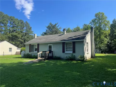 12398 Maple St, Ashland, VA 23005