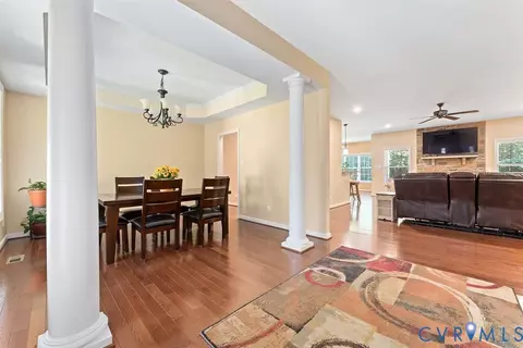 Entry Way - 13610 Cooks Mill Pl, Lanexa, VA 23089 photo 3 of 7