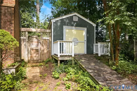 Exterior - 7224 Full Rack Dr, Midlothian, VA 23112 photo 3 of 10