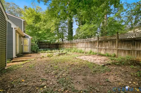 Exterior - 7224 Full Rack Dr, Midlothian, VA 23112 photo 5 of 10
