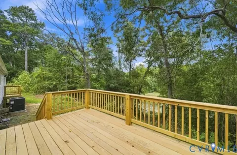 Exterior - 977 Burchs Mill Rd, Urbanna, VA 23175 photo 3 of 5