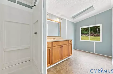 Bath - 977 Burchs Mill Rd, Urbanna, VA 23175 photo 2 of 3