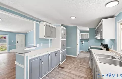 Entry Way - 977 Burchs Mill Rd, Urbanna, VA 23175 photo 2 of 2