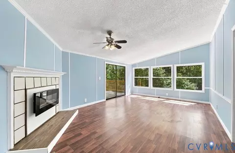 Living - 977 Burchs Mill Rd, Urbanna, VA 23175 photo 2 of 7
