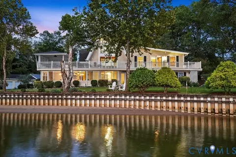 810 Jordan Point Rd, Hopewell, VA 23860