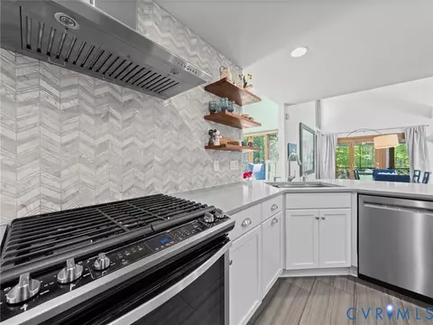 Kitchen - 3201 Saint Stephens Way, Midlothian, VA 23113 photo 2 of 6
