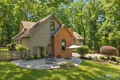 Exterior - 3201 Saint Stephens Way, Midlothian, VA 23113 photo 3 of 11