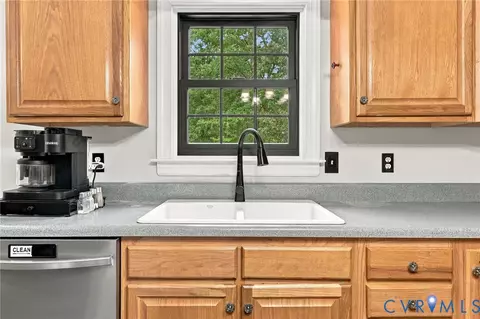 Kitchen - 133 Ford Rd, Bumpass, VA 23024 photo 4 of 6