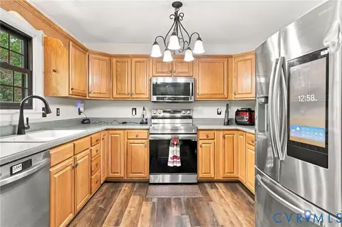 Kitchen - 133 Ford Rd, Bumpass, VA 23024 photo 5 of 6